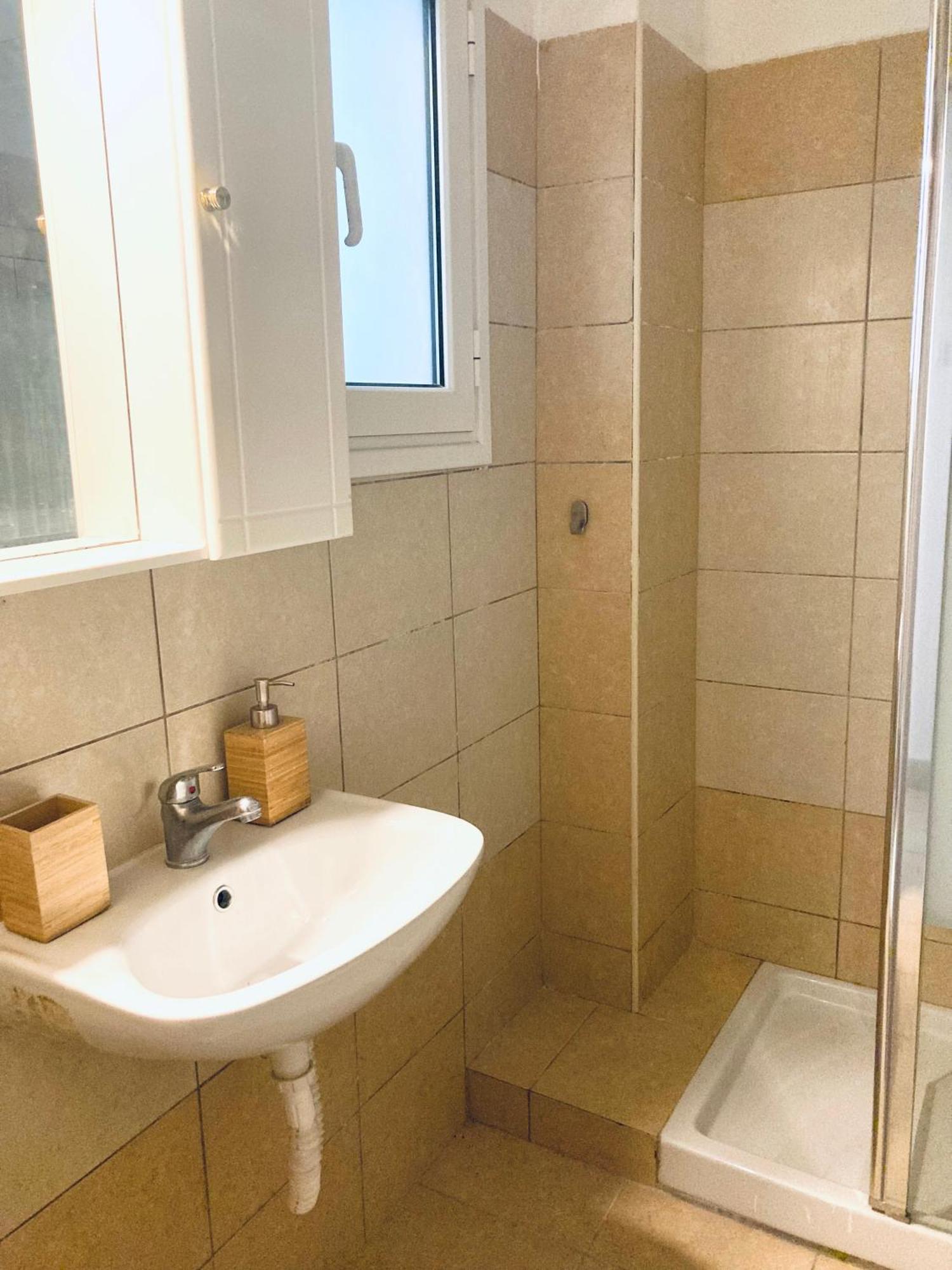 Ilisia Apartment Next To Metro Megaro Mousikis أثينا المظهر الخارجي الصورة